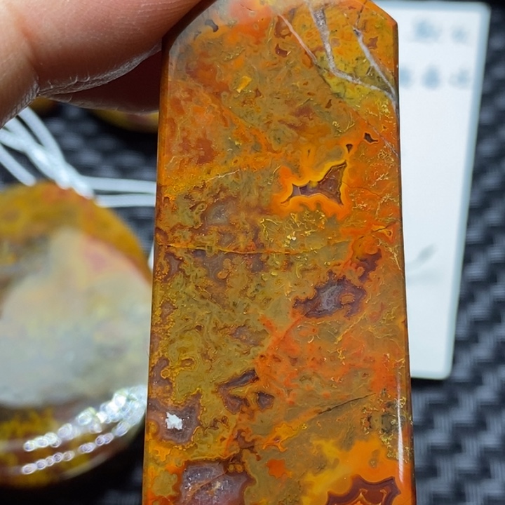 玛瑙/玉髓颈饰未镶嵌Z****?