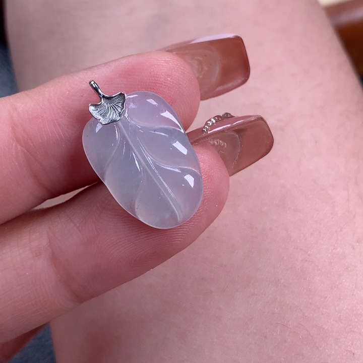 翡翠颈饰18K金镶嵌叶子