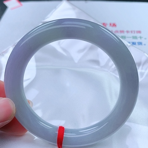 翡翠手镯（圆镯）未镶嵌43 号翡翠手镯
