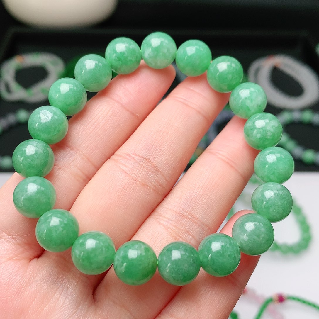 翡翠手链未镶嵌翡翠