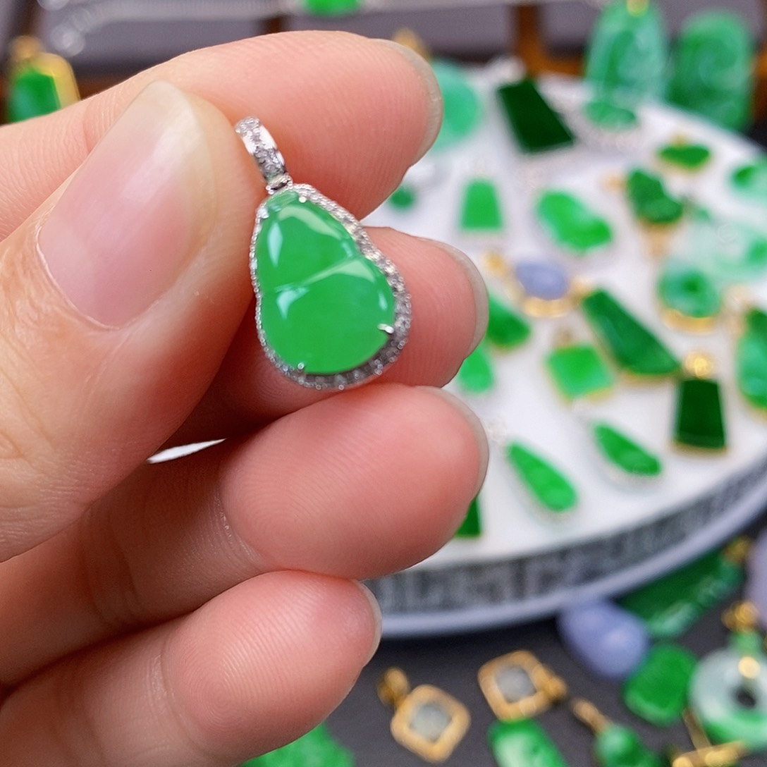 翡翠18K金镶嵌吊坠(不含链)