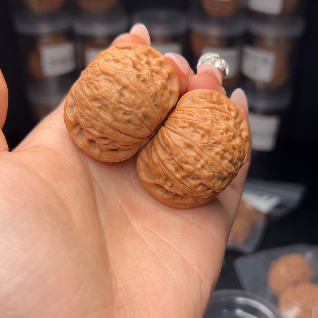 文玩核桃吊坠那**经铁锤