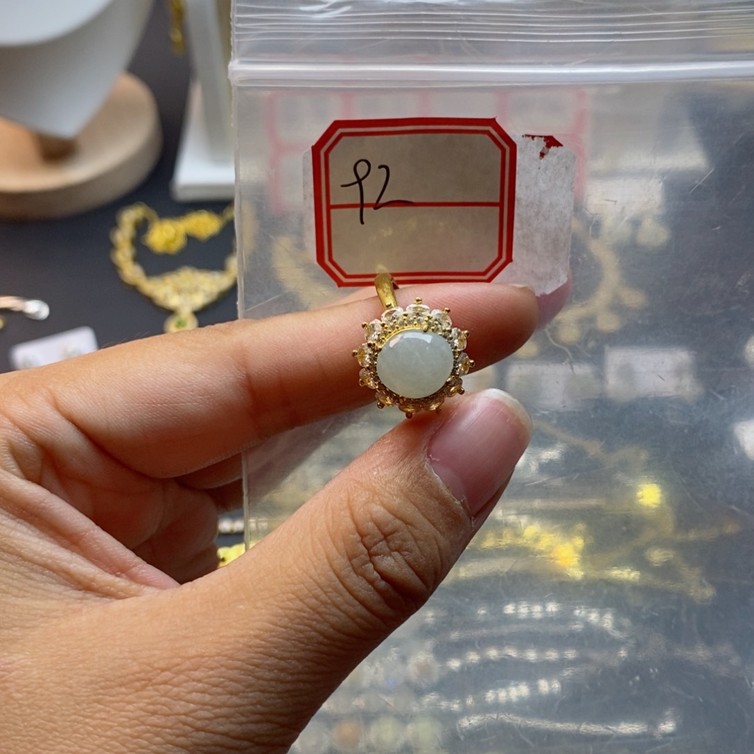 翡翠戒指银S925镶嵌翡翠首饰