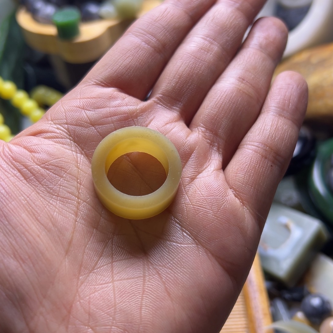 小***財和田玉（糖玉）未镶嵌挂件