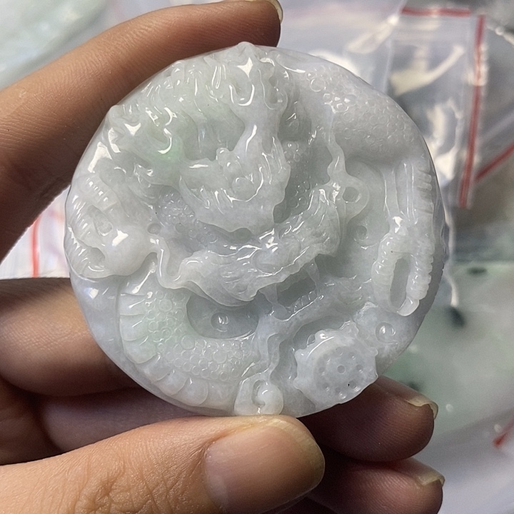 翡翠未镶嵌颈饰天然翡翠A货