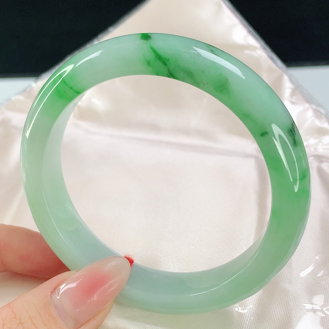 未镶嵌手镯翡翠654