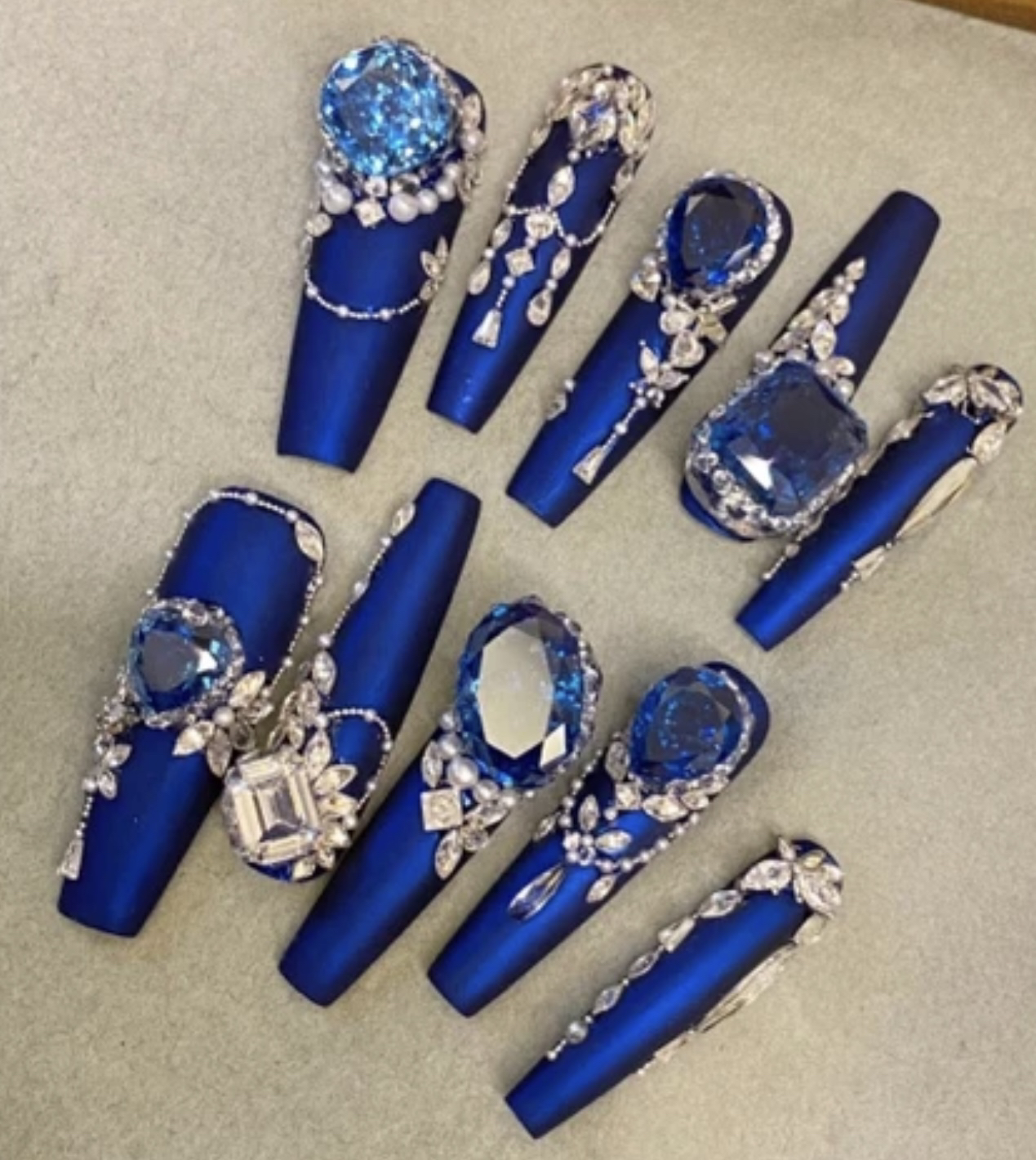 奢华满钻重工手工穿戴甲锆石气质女神款美甲钻蓝色穿戴式镶钻复古