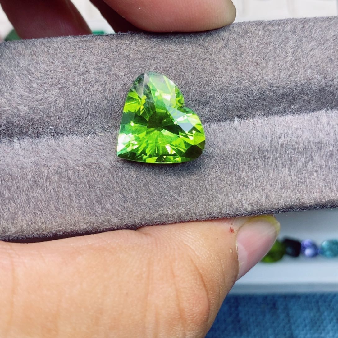 碧玺裸石未镶嵌碧玺9克拉