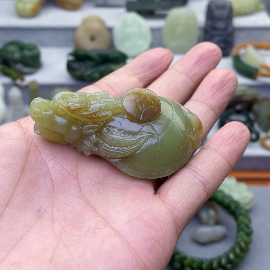 ****宇和田玉未镶嵌颈饰