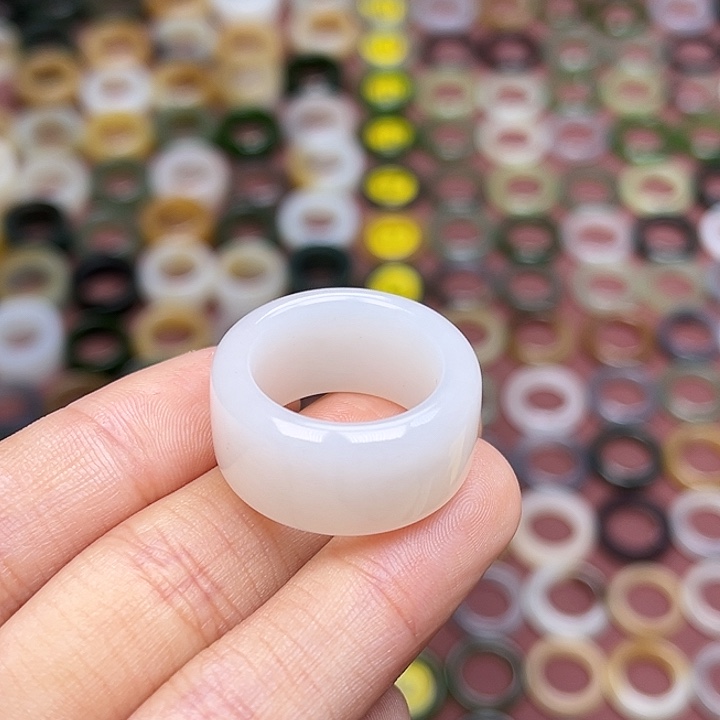 和田玉戒指未镶嵌18.4 新疆且末羊脂白