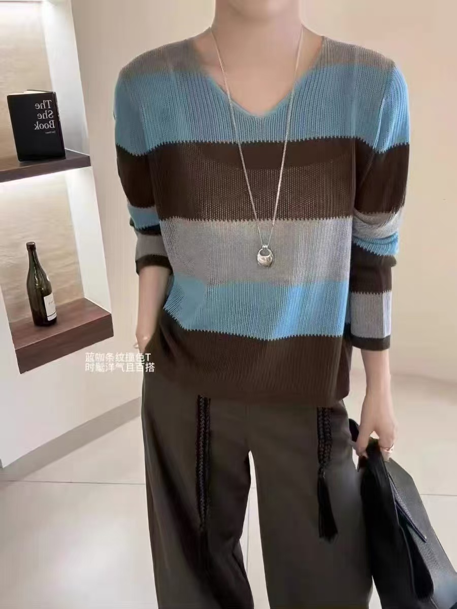 V领条纹撞色 精纺羊毛衫（剪标款）