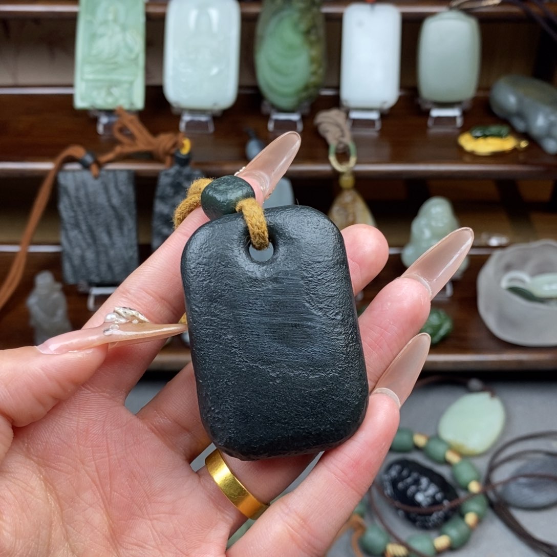 和田玉颈饰未镶嵌星**迟