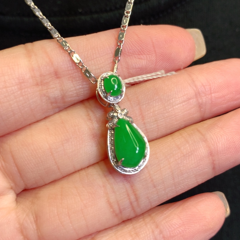 【闪购商品】翡翠18K金镶嵌颈饰特色戒面