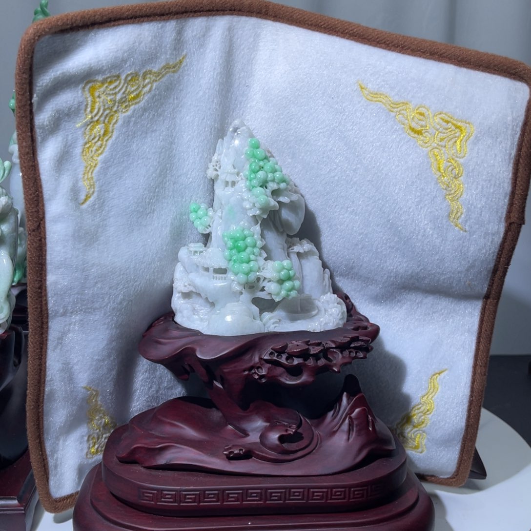 翡翠未镶嵌摆件山水