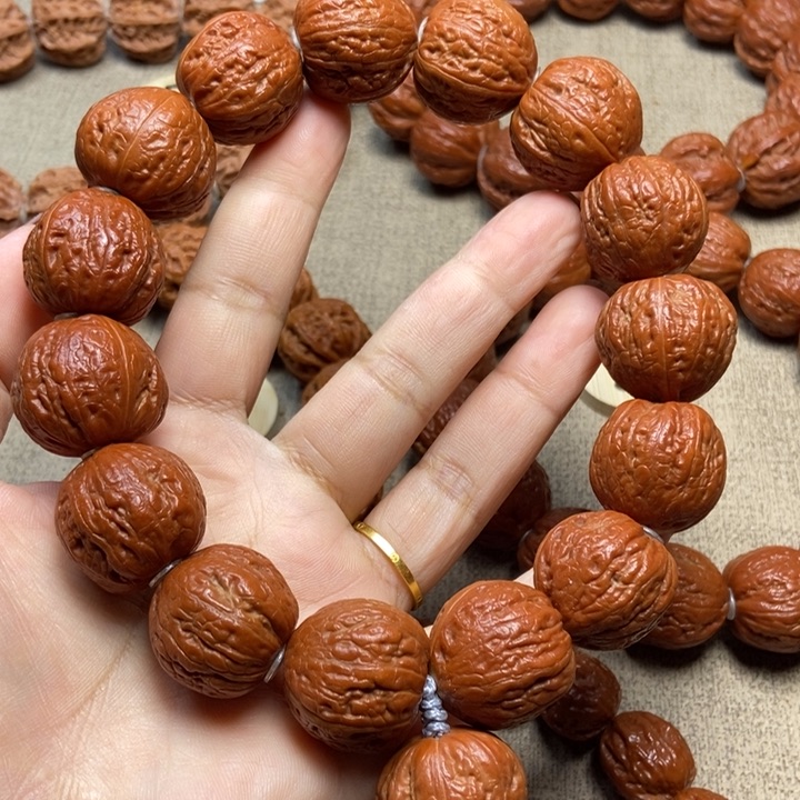 文玩核桃吊坠红皮柿子