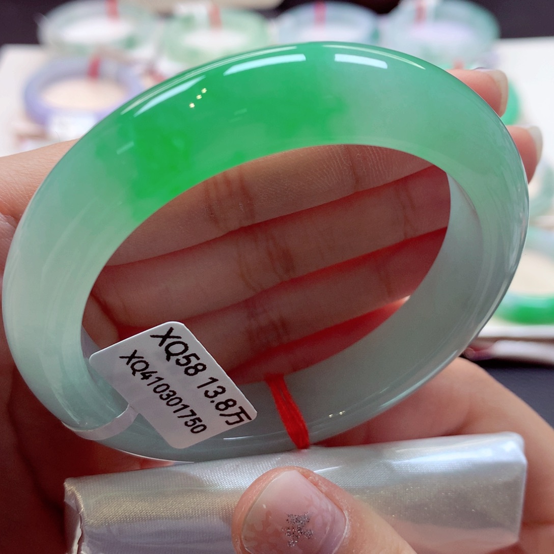 翡翠手镯未镶嵌9正圈77