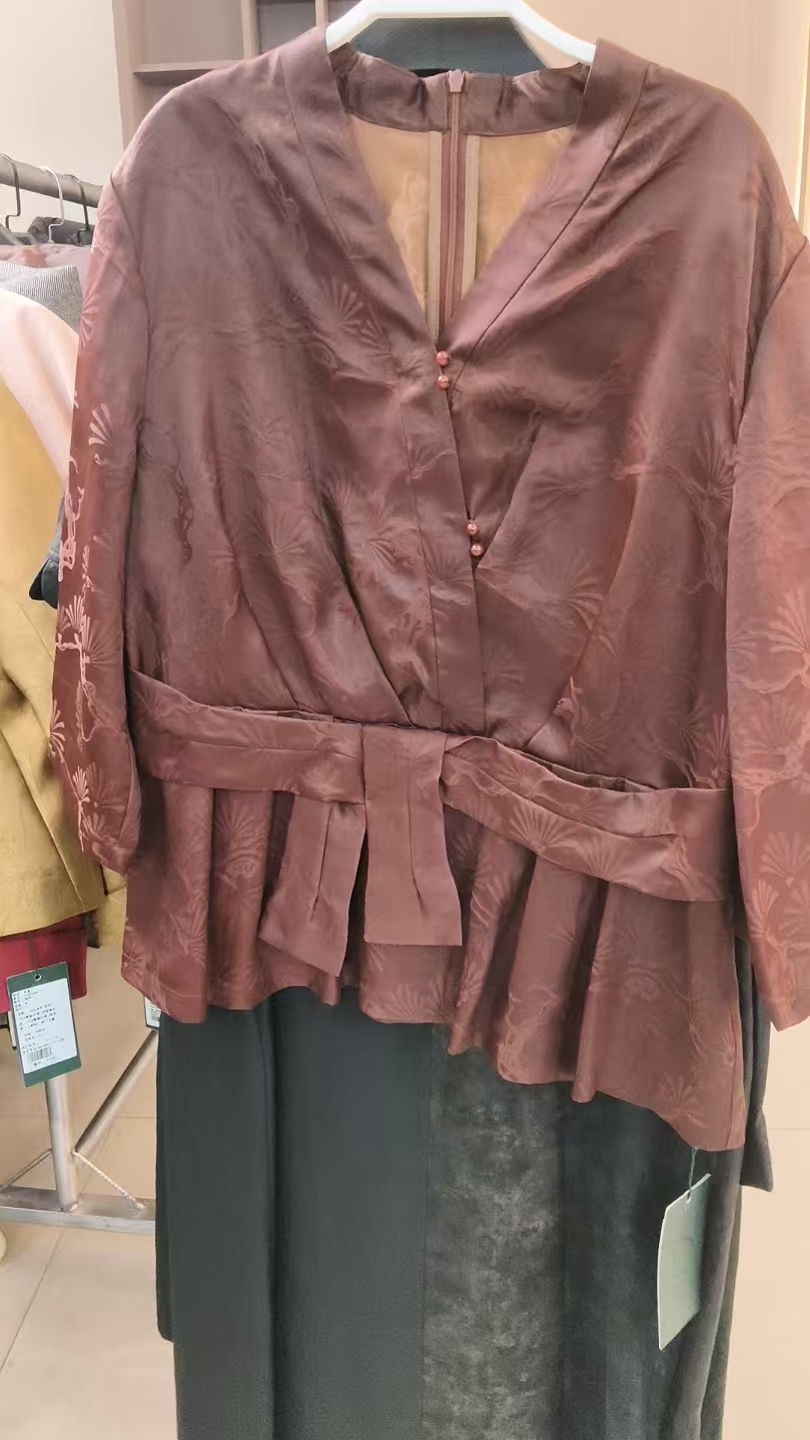 陌妆品牌上衣孤品c14