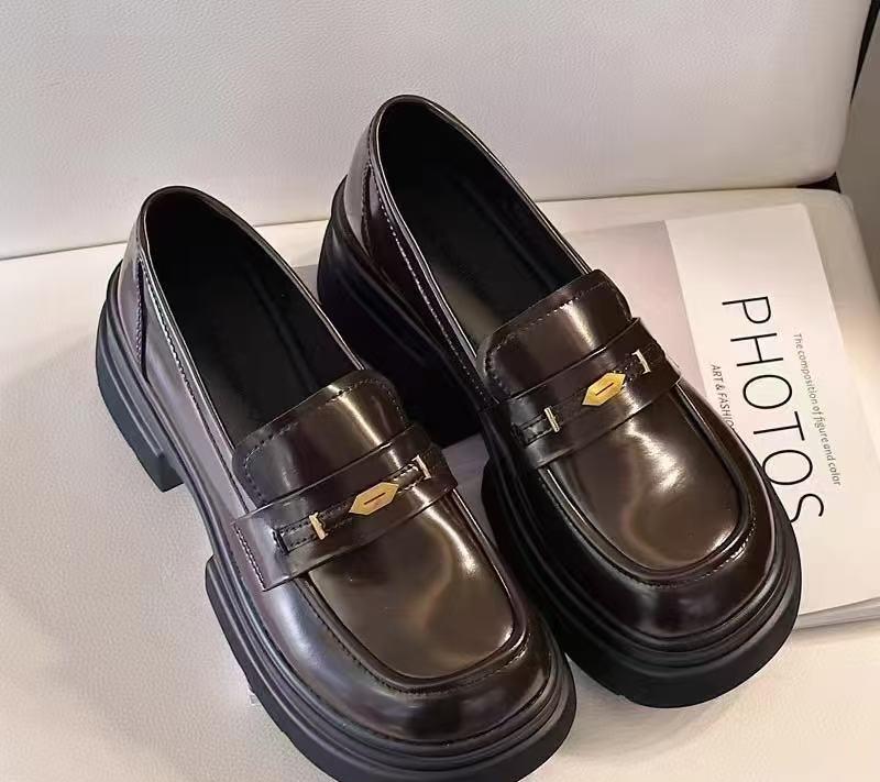 时尚百搭精品男女鞋