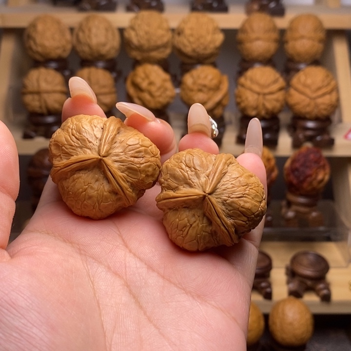 文玩核桃吊坠36糖三角Y11