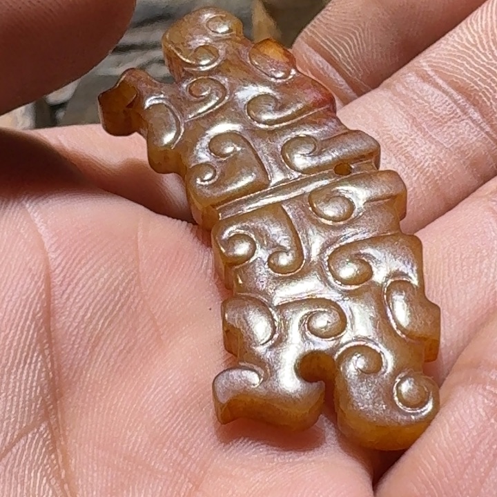 和田玉（糖玉）颈饰未镶嵌恍****颜