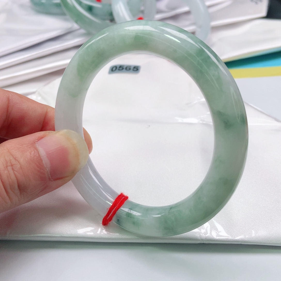 翡翠手镯未镶嵌0565号