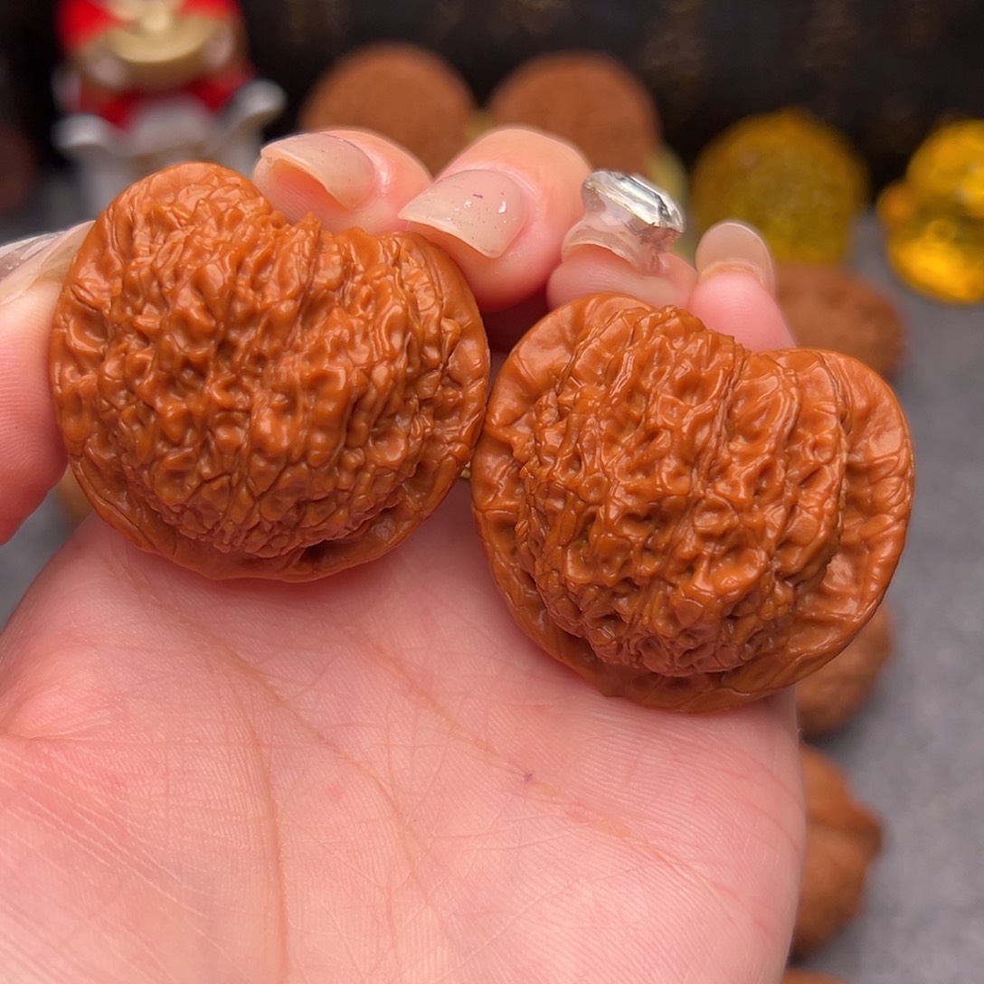 把件文玩核桃毕业精品精配桃心血麒麟40.5全品