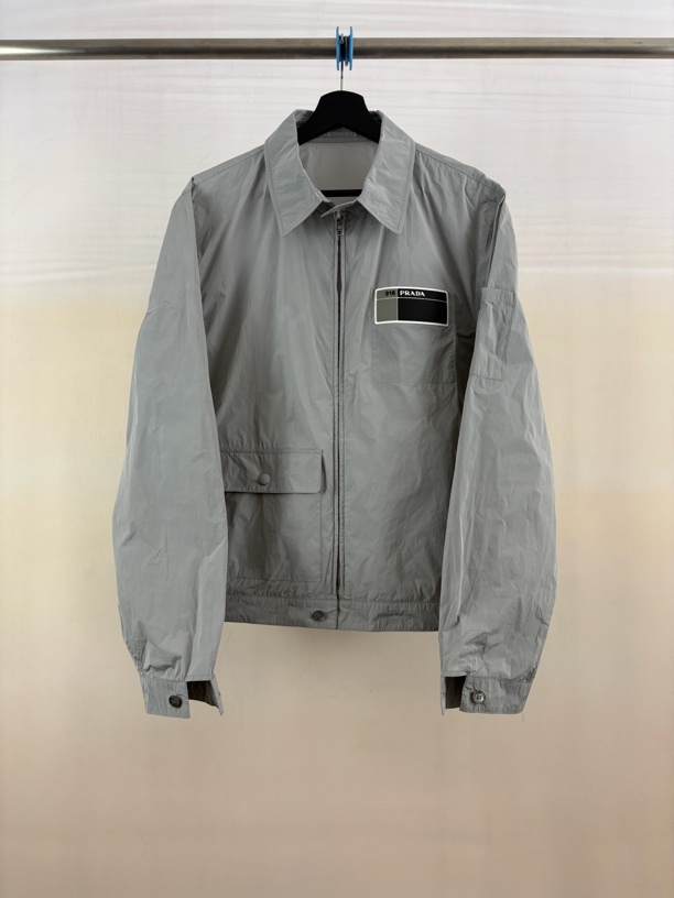 全新未使用 Prada/普拉达 018胶牌夹克外套/52码/M2433