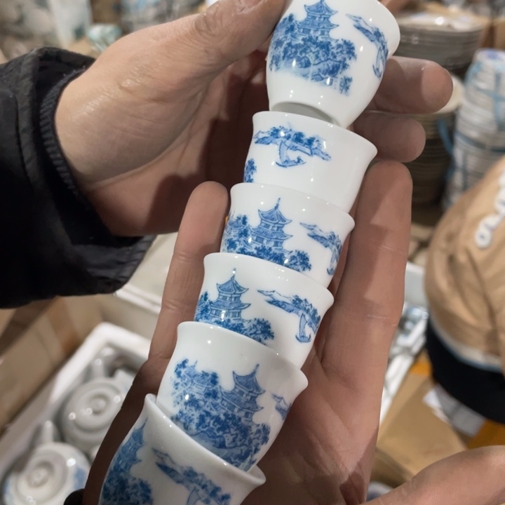 摆件盘子碗砂锅都有8个