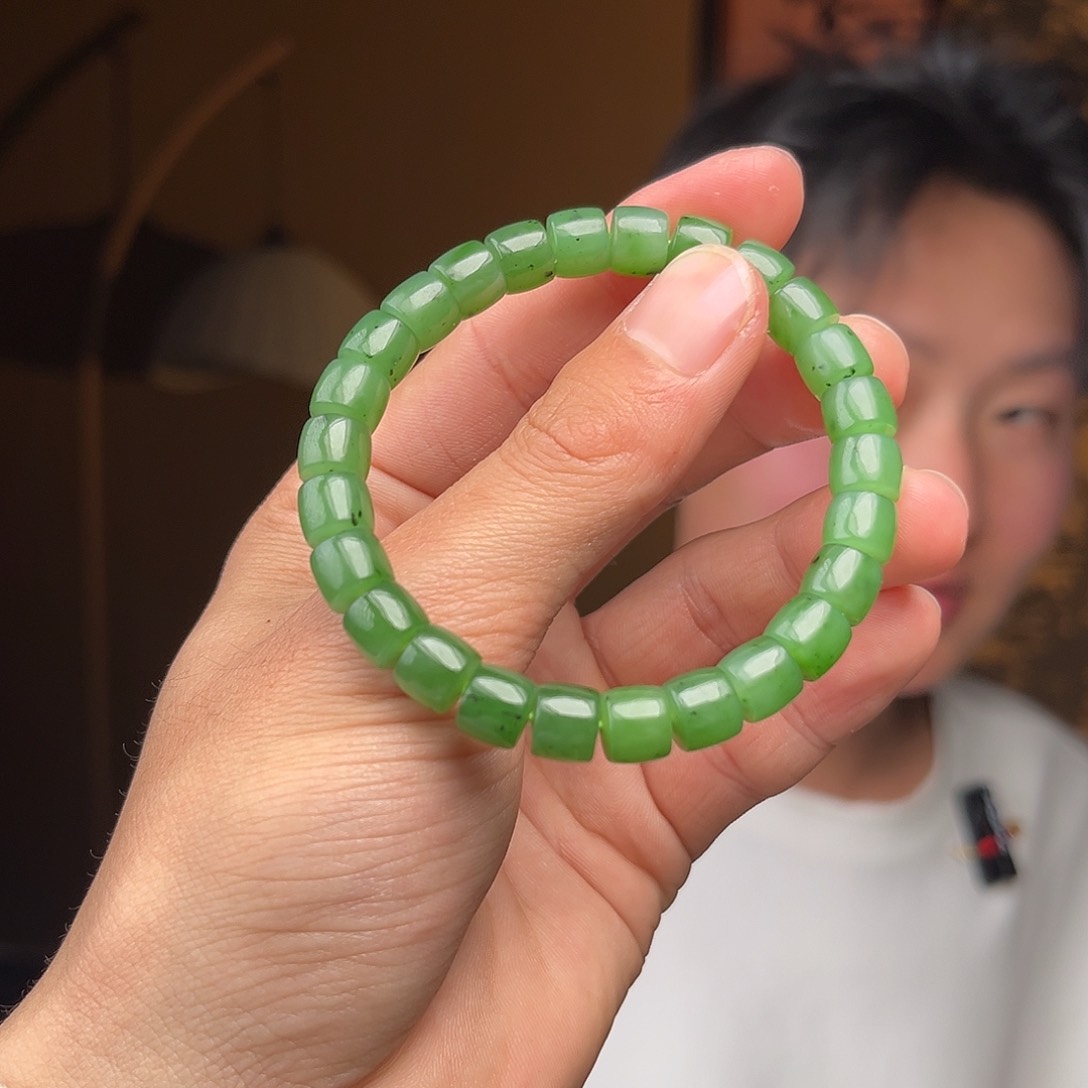 和田玉手串未镶嵌碧玉直切
