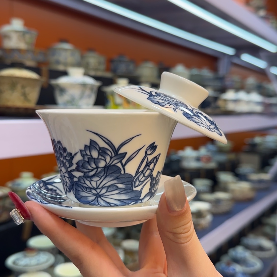 我在外面吃饭呢你在哪了我