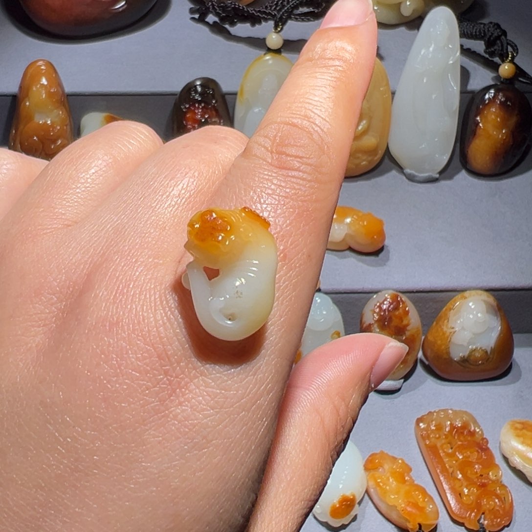 和田玉玉牌未镶嵌墨*