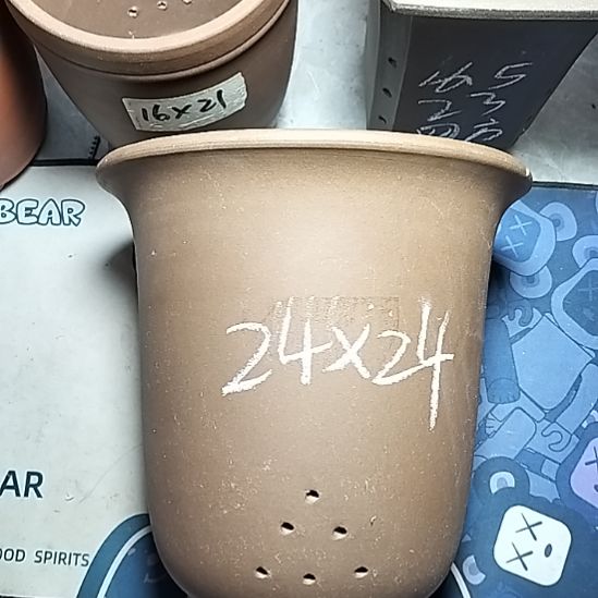 特大金钟一个花盆