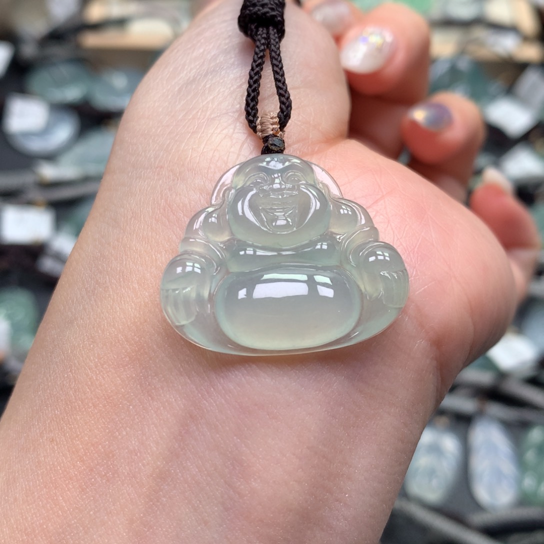 翡翠颈饰未镶嵌佛公