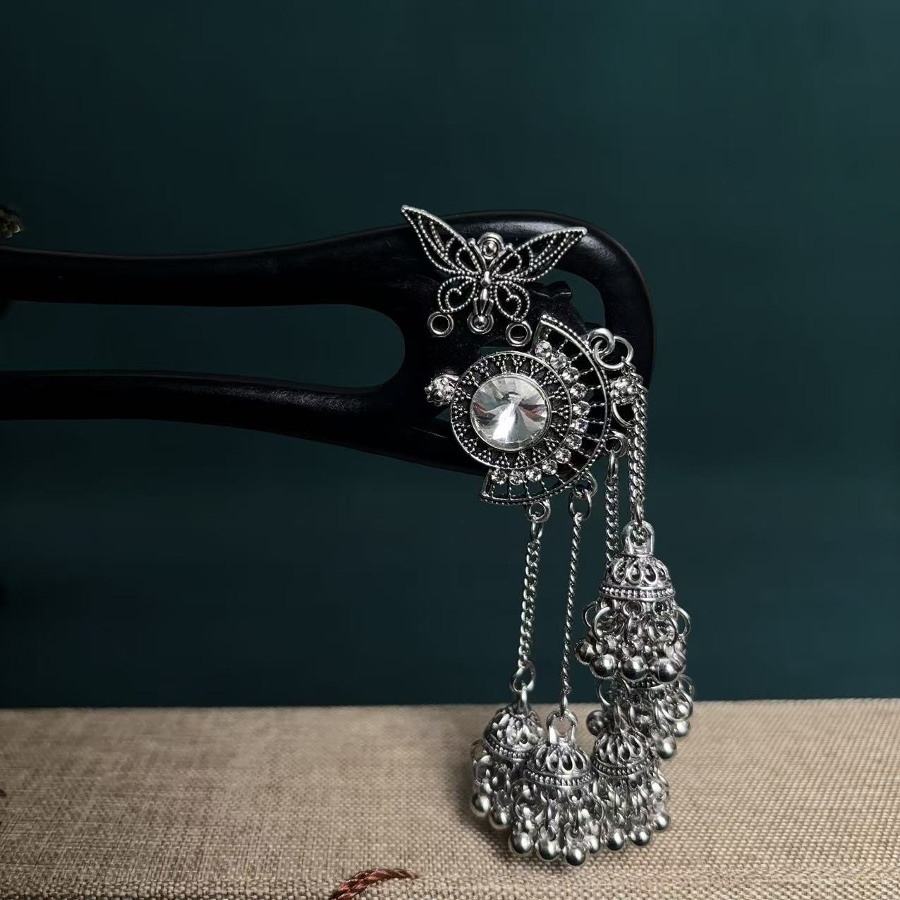 a562【蝴蝶铃铛】极简风原创设计法式女千金风发簪步摇复古发簪子