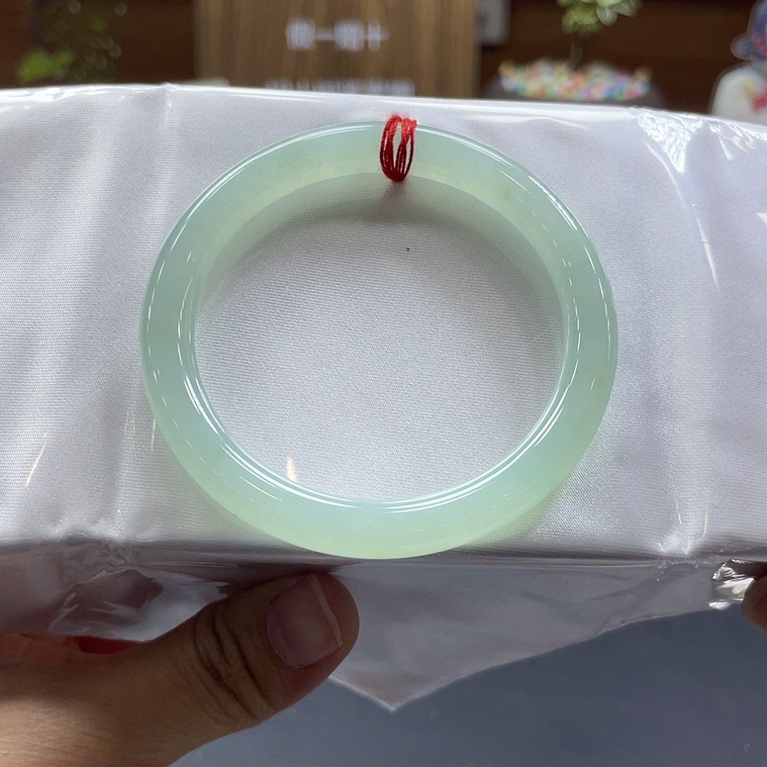 翡翠未镶嵌手镯22 号