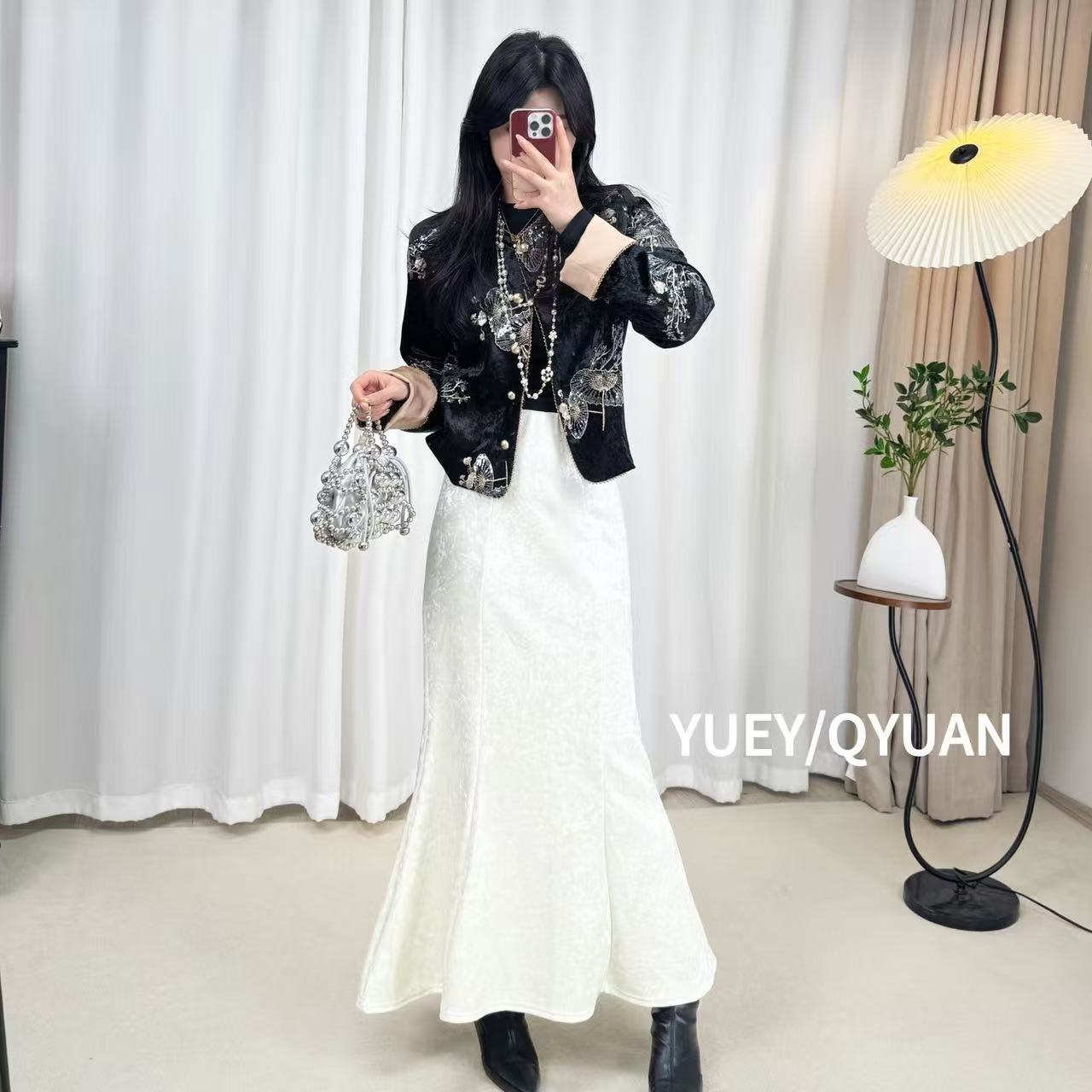 新款纯色金钻绒秋冬季加厚高级感法式鱼尾裙女梨形苹果型身材穿搭