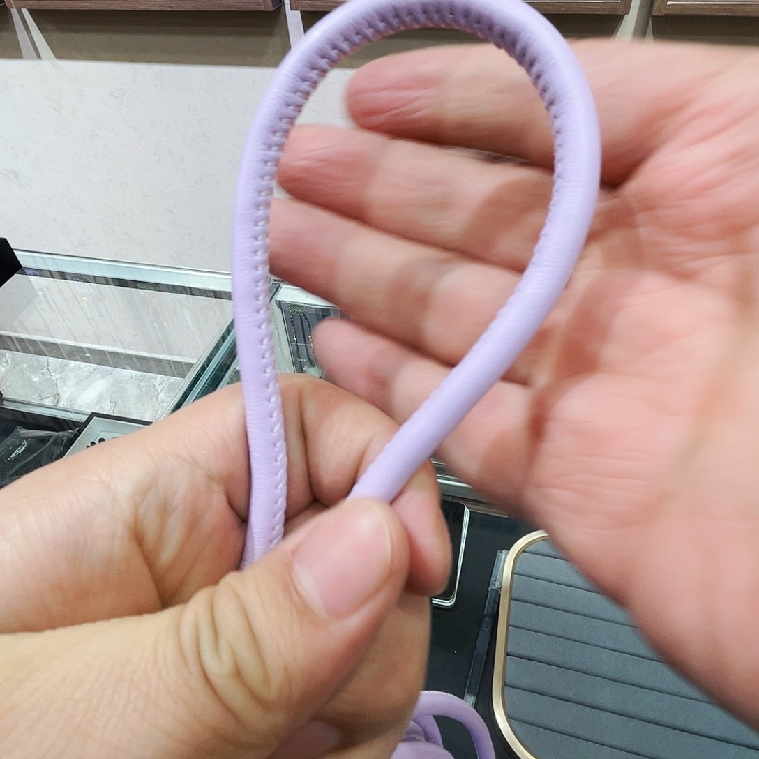 锂辉石颈饰未镶嵌一**?皮绳万能链