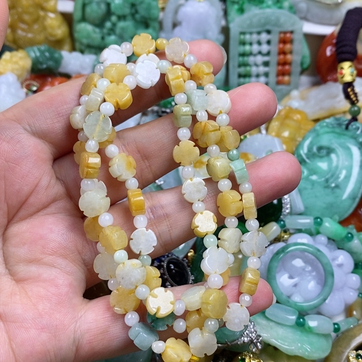 翡翠吊坠(赠链)未镶嵌