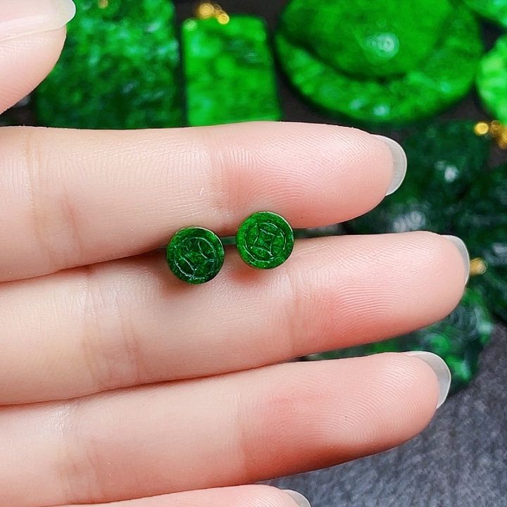 翡翠18K金镶嵌颈饰多样性