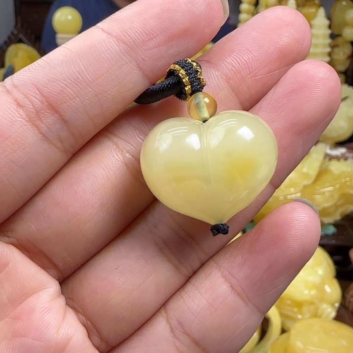 未镶嵌蜜蜡珠宝奇石