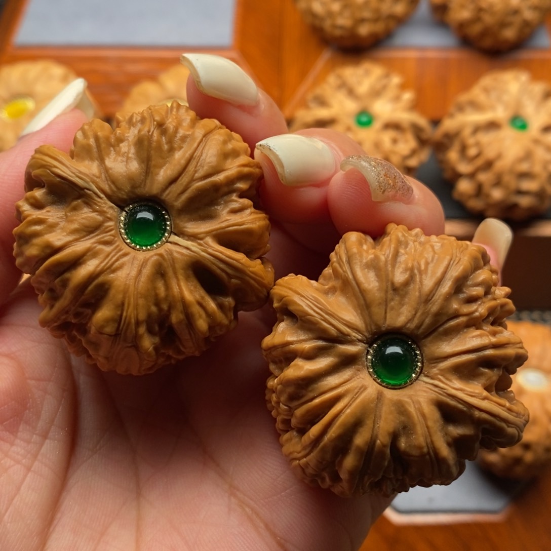 文玩核桃把件43尺寸白狮子