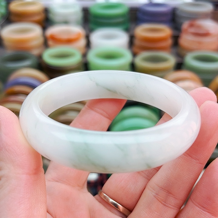 未镶嵌手镯（圆镯）石英质玉