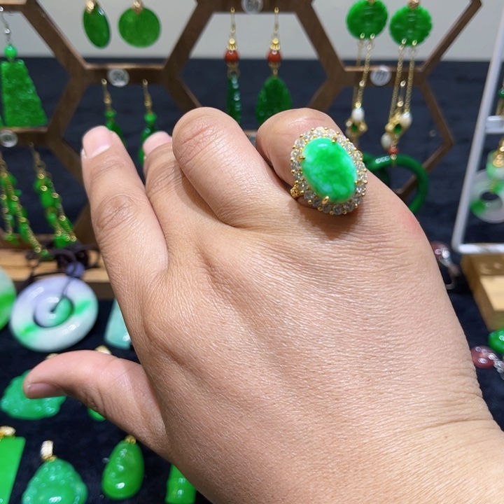 翡翠颈饰银S925镶嵌介子