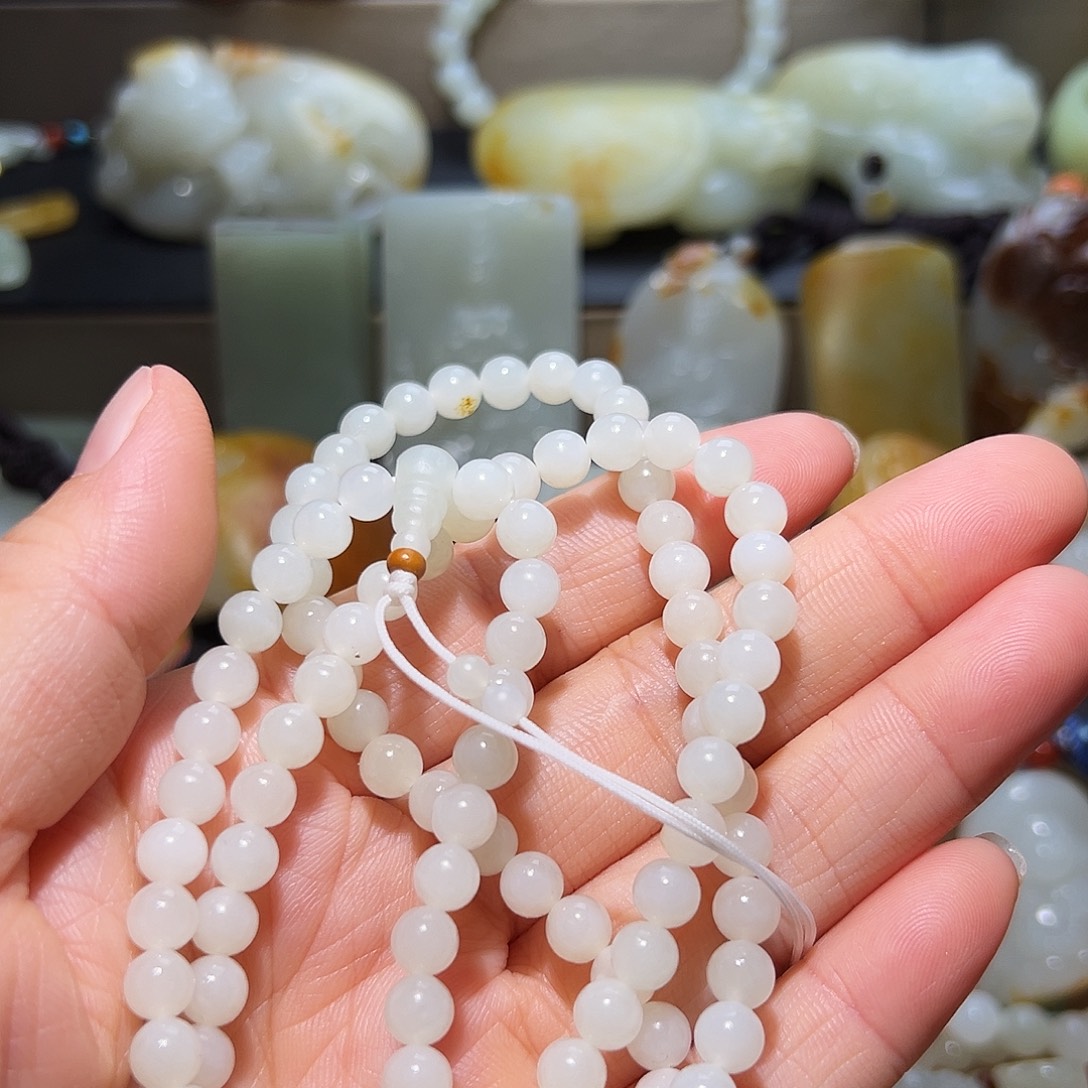 随***.和田玉未镶嵌颈饰