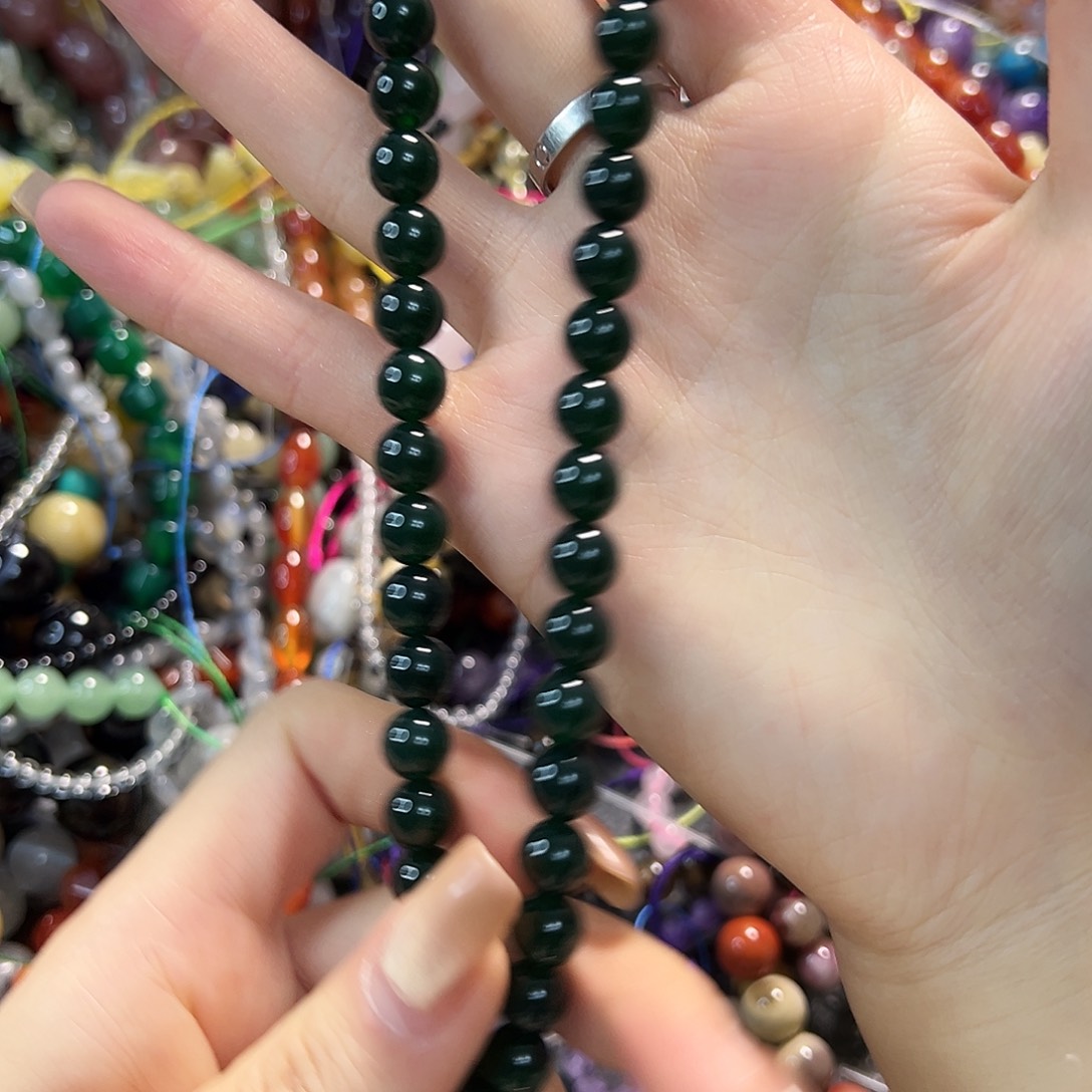 玛瑙/玉髓未镶嵌珠宝半成品卡8祖母绿一条