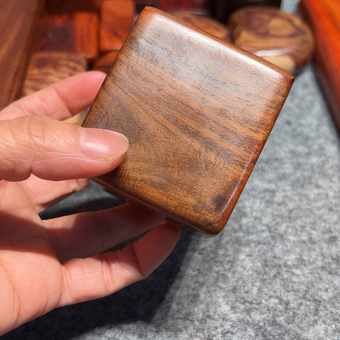 一****交趾黄檀（大红酸枝）