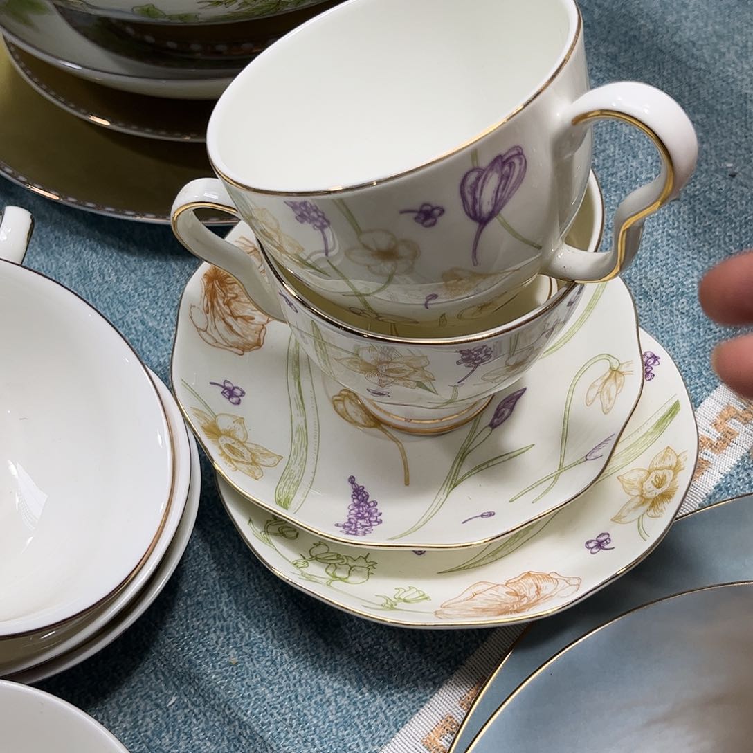 瓷片咖啡杯两个带托