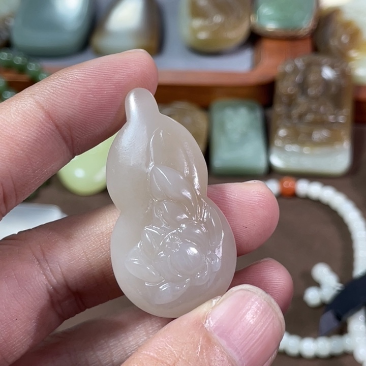 颈饰未镶嵌和田玉