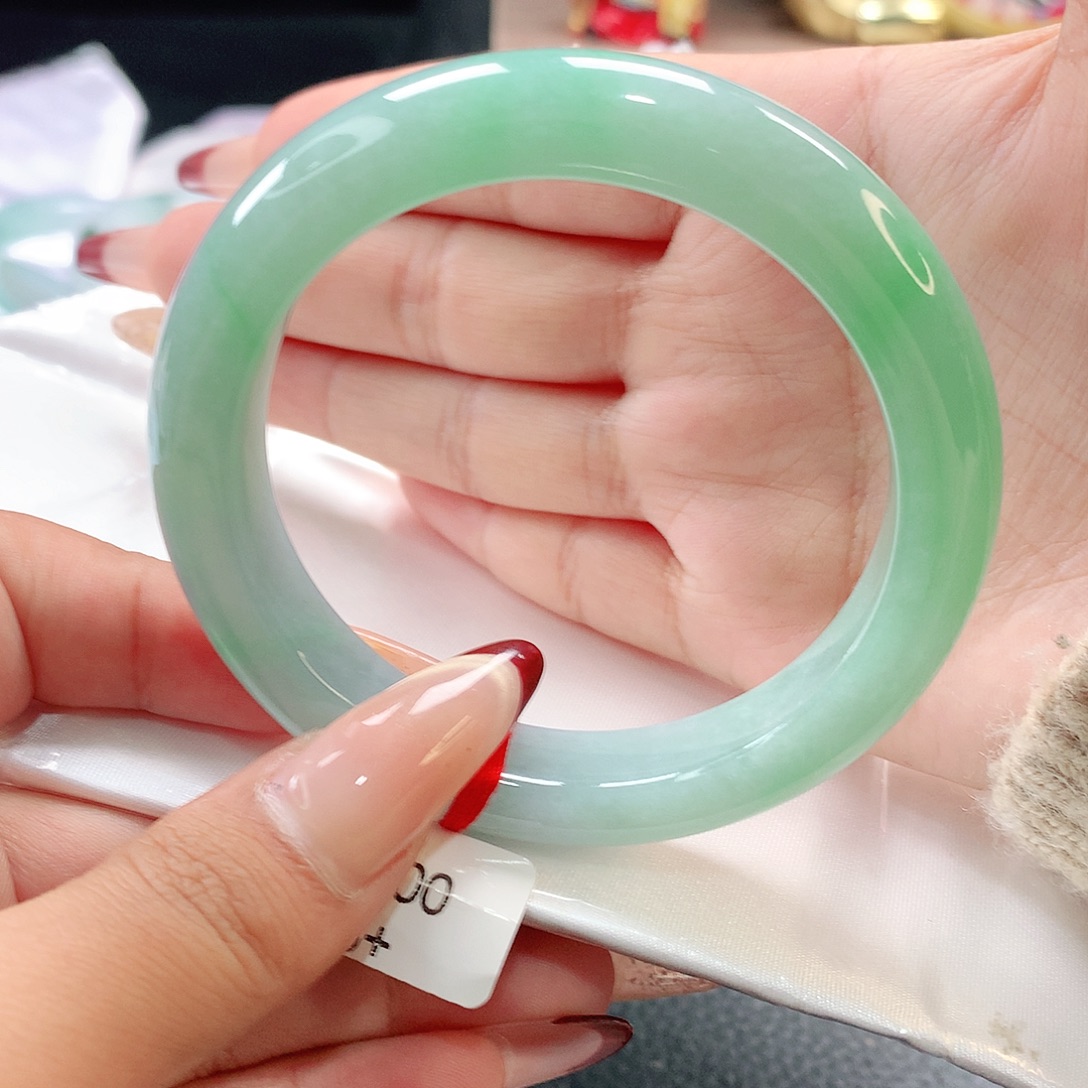 翡翠未镶嵌手镯缅甸天然翡翠