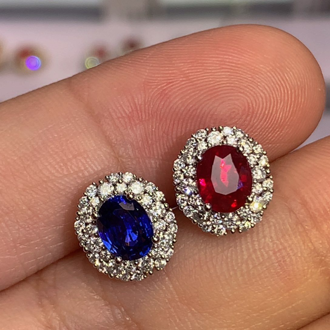 红宝石耳钉18K金镶嵌